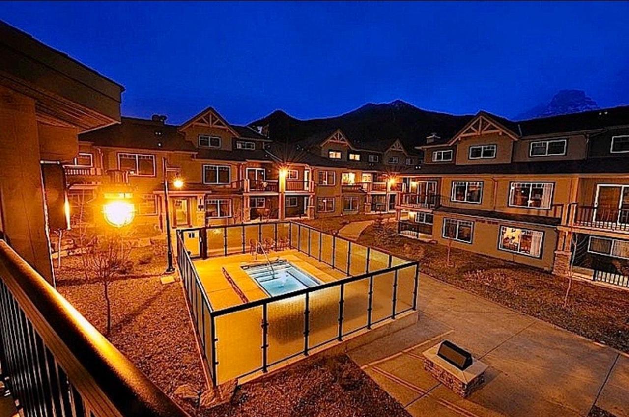 Copperstone Resort - Mountain View 2 Bedroom Condo Canmore Exterior foto